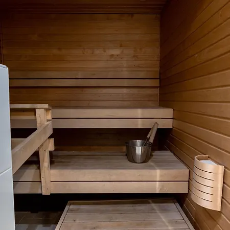 2ndhomes Bright & Spacious 2-story With Sauna *